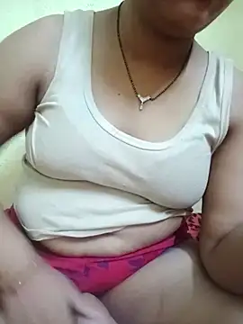 Snapshot of Super-Couple chatting on 06-20-26, 03:17 Super-Couple online show from 06-20-26, 03:17