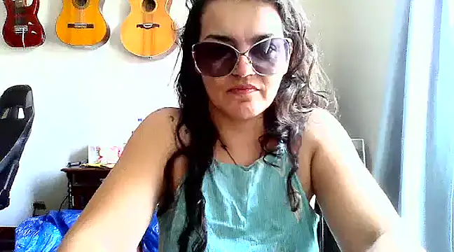 Snapshot of escritorasafada chatting on 01-10-25, 04:09 escritorasafada online show from 01-10-25, 04:09