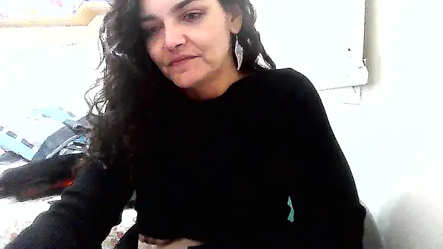 Snapshot of escritorasafada chatting on 11-02-25, 02:16 escritorasafada online show from 11-02-25, 02:16