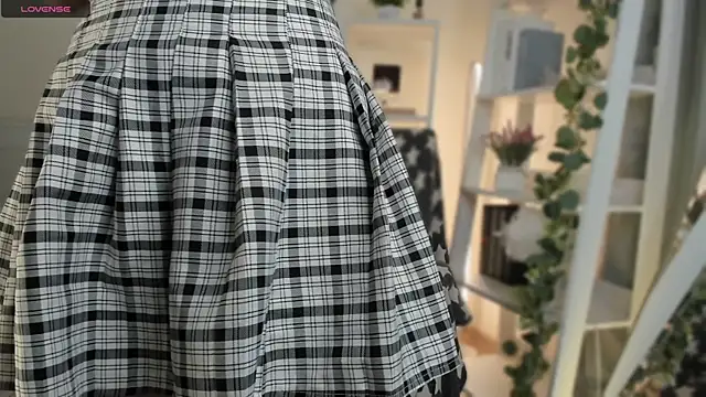 ZaraBluitt online show from 04-09-26, 09:04