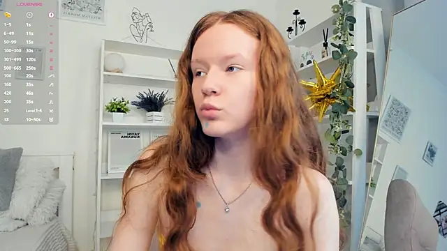 Snapshot of ZaraBluitt chatting on 06-08-26, 08:26 ZaraBluitt online show from 06-08-26, 08:26