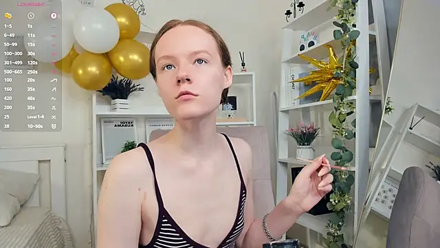 Snapshot of ZaraBluitt chatting on 05-17-26, 10:04 ZaraBluitt online show from 05-17-26, 10:04