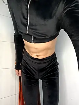 Snapshot of Skinnyshiny_boy chatting on 01-07-26, 12:54 Skinnyshiny boy online show from 01-07-26, 12:54