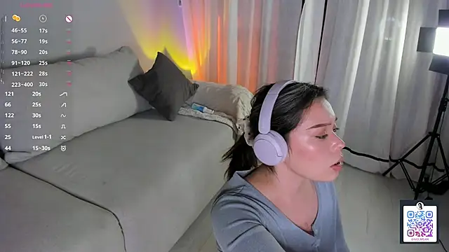 Snapshot of Mellovely chatting on 10-19-25, 02:42 Mellovely online show from 10-19-25, 02:42