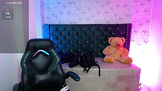 Sofi hot 4m online show from 10-14-25, 02:28