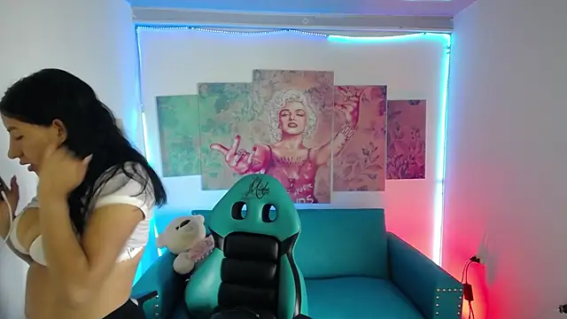 Sofi hot 4m online show from 01-06-26, 01:48