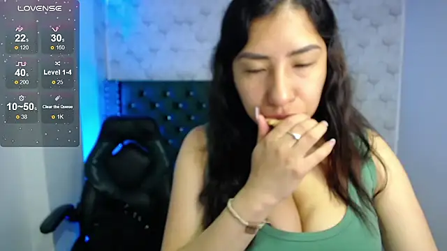 Sofi hot 4m online show from 10-15-25, 01:30