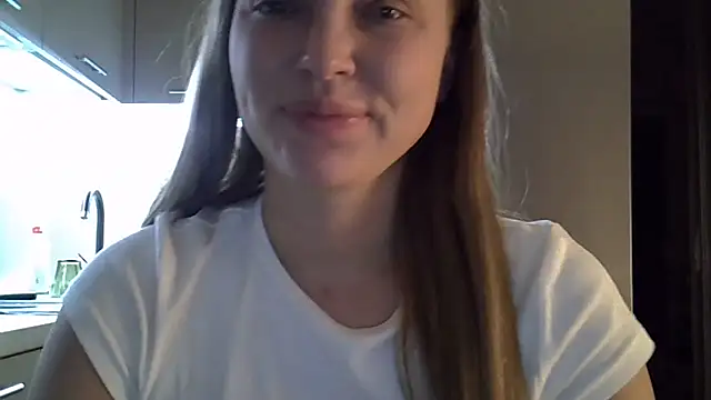 Lucky Anna online show from 10-27-25, 10:54