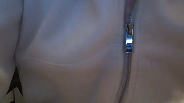 Lucky Anna online show from 10-24-25, 08:52