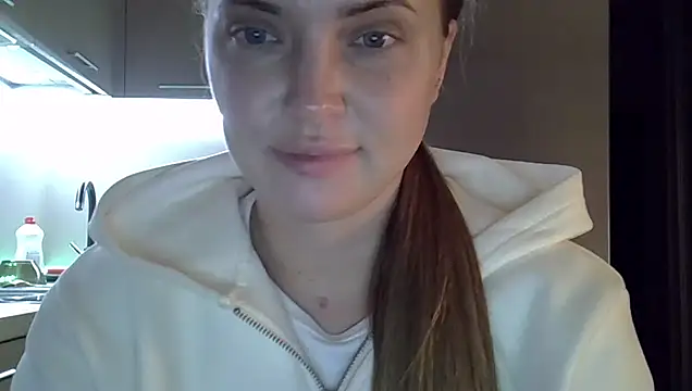 Lucky Anna online show from 10-31-25, 06:15