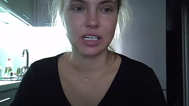 Lucky Anna online show from 09-27-25, 06:08