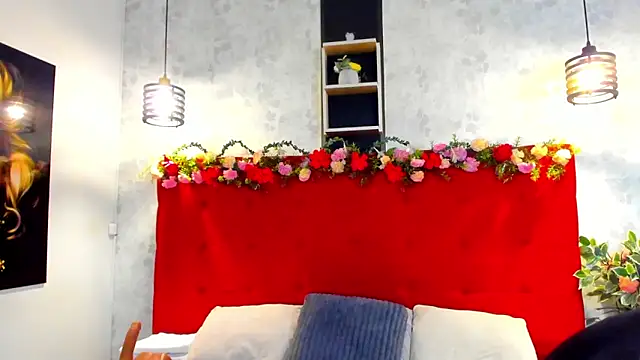 Snapshot of SilvannaFit chatting on 04-13-26, 11:14 SilvannaFit online show from 04-13-26, 11:14