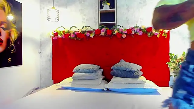 Snapshot of SilvannaFit chatting on 03-21-26, 09:14 SilvannaFit online show from 03-21-26, 09:14