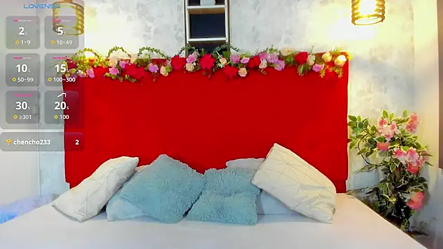 Snapshot of SilvannaFit chatting on 10-21-25, 12:15 SilvannaFit online show from 10-21-25, 12:15