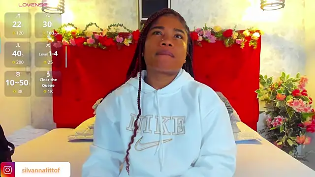 Snapshot of SilvannaFit chatting on 03-28-26, 09:10 SilvannaFit online show from 03-28-26, 09:10