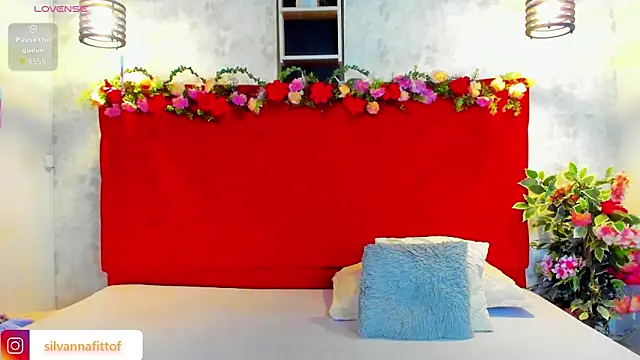 Snapshot of SilvannaFit chatting on 02-10-26, 11:42 SilvannaFit online show from 02-10-26, 11:42