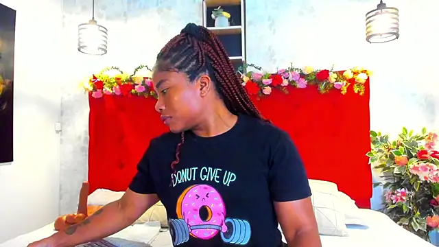 Snapshot of SilvannaFit chatting on 04-10-26, 09:05 SilvannaFit online show from 04-10-26, 09:05