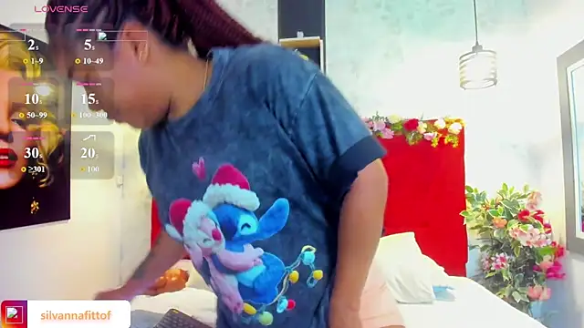 Snapshot of SilvannaFit chatting on 03-30-26, 11:44 SilvannaFit online show from 03-30-26, 11:44