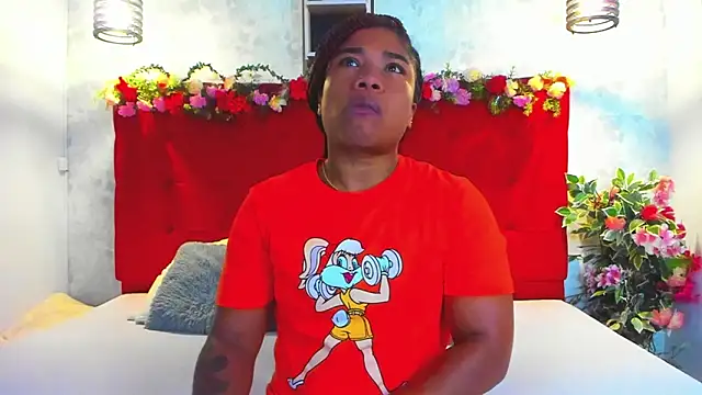 Snapshot of SilvannaFit chatting on 03-25-26, 11:42 SilvannaFit online show from 03-25-26, 11:42