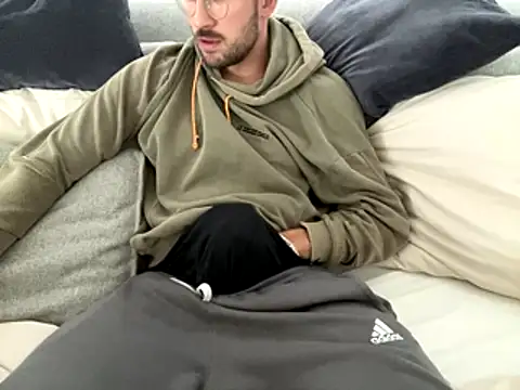 taallguyy 196 online show from 10-23-25, 11:09