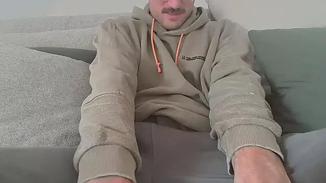 taallguyy 196 online show from 09-28-25, 08:54