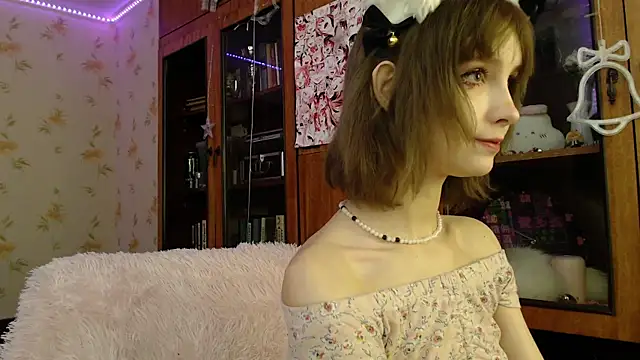 cloudgirrl online show from 01-13-25, 08:37