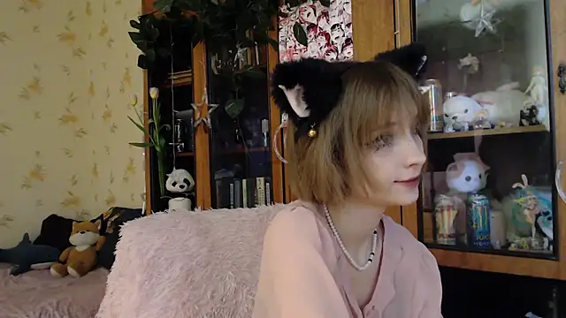 cloudgirrl online show from 03-09-25, 07:23