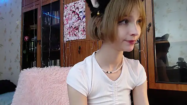 cloudgirrl online show from 02-12-25, 12:05