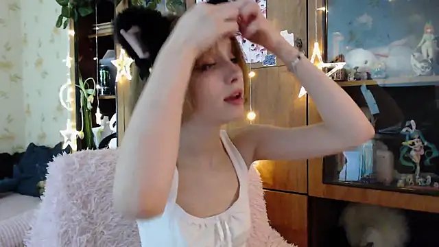 cloudgirrl online show from 03-16-25, 03:39