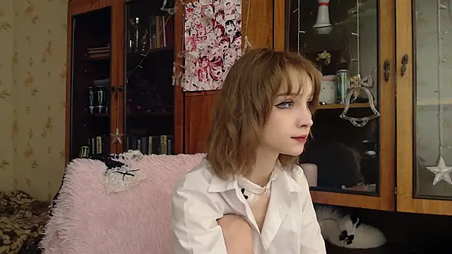 cloudgirrl online show from 02-03-25, 08:13