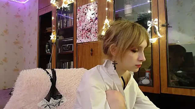 cloudgirrl online show from 01-09-25, 10:41