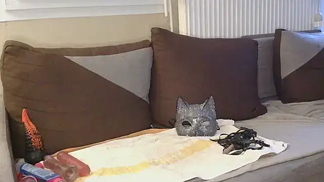 liloucamchaudee online show from 11-28-25, 08:14