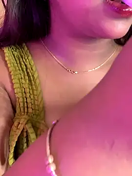 Snapshot of wildestcouplee chatting on 11-01-25, 09:08 wildestcouplee online show from 11-01-25, 09:08