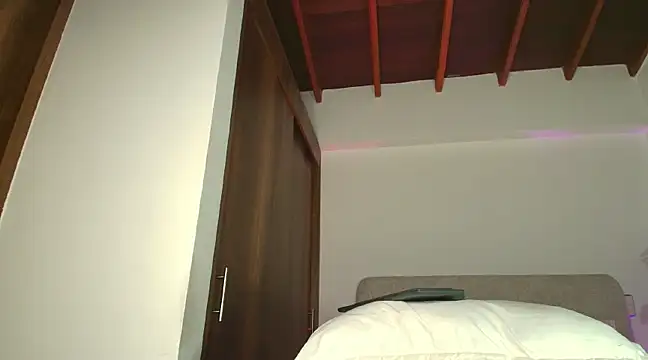 KarolPorttela online show from 12-15-24, 04:37