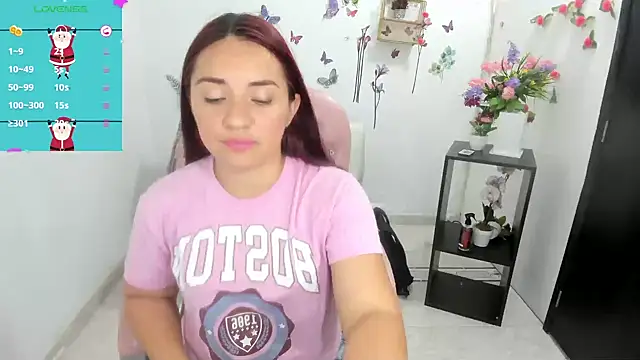 Snapshot of nicoll_crazzy chatting on 12-16-25, 02:43 nicoll crazzy online show from 12-16-25, 02:43