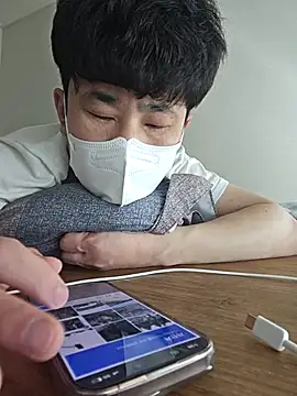 Snapshot of wlalsdldb112 chatting on 03-17-25, 04:40 wlalsdldb112 online show from 03-17-25, 04:40