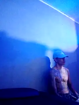 Snapshot of tureygiovani chatting on 11-22-25, 11:36 tureygiovani online show from 11-22-25, 11:36