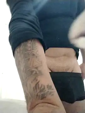 hot man eray online show from 10-17-25, 10:44