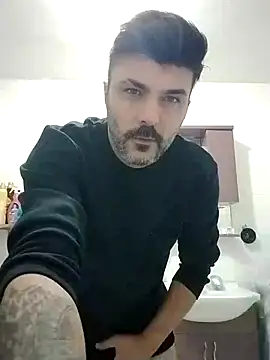 Snapshot of hot_man_eray chatting on 11-11-25, 05:30 hot man eray online show from 11-11-25, 05:30