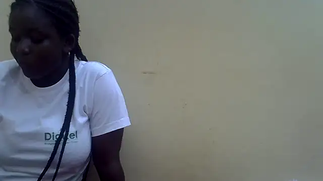 Snapshot of Harrisamor chatting on 11-12-25, 04:33 Harrisamor online show from 11-12-25, 04:33