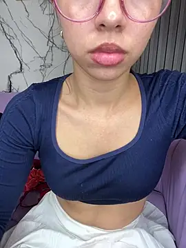 Aaliyah Salma online show from 04-27-26, 07:12