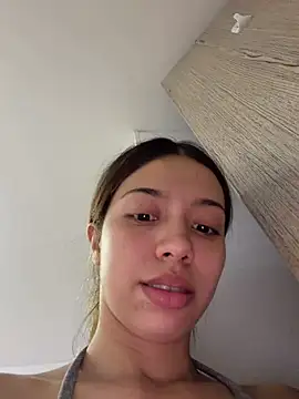 Snapshot of Aaliyah_Salma chatting on 08-08-26, 10:50 Aaliyah Salma online show from 08-08-26, 10:50