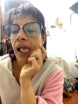 Snapshot of Goddess-Love- chatting on 10-10-25, 10:27 Goddess-Love- online show from 10-10-25, 10:27