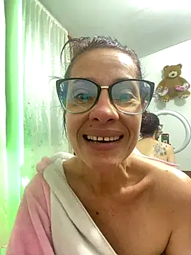 Snapshot of Goddess-Love- chatting on 09-24-25, 09:27 Goddess-Love- online show from 09-24-25, 09:27