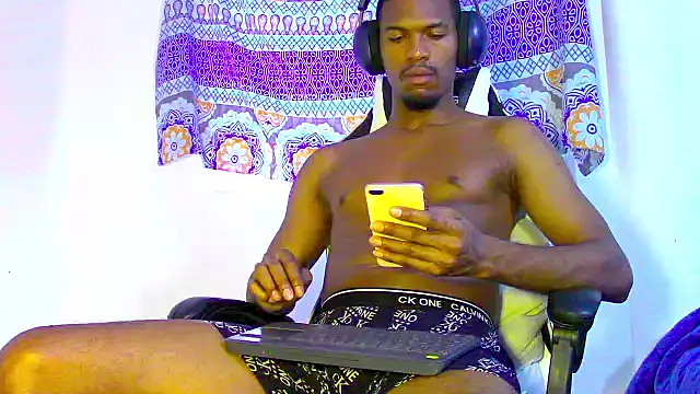 Amir mikelsen online show from 09-18-25, 08:12