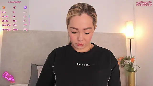 Saori newman online show from 11-28-25, 11:54