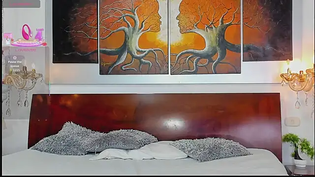 Snapshot of Valery_Diamond chatting on 09-15-25, 03:07 Valery Diamond online show from 09-15-25, 03:07