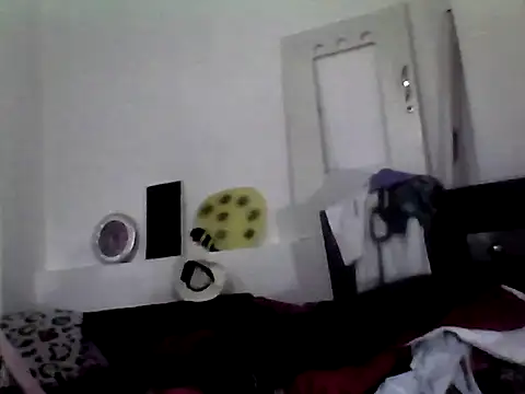 ariana crazzy online show from 10-29-25, 09:25