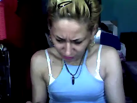 ariana crazzy online show from 10-08-25, 02:07