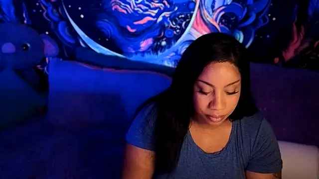 Snapshot of RoxiesObsession chatting on 03-17-25, 03:50 RoxiesObsession online show from 03-17-25, 03:50